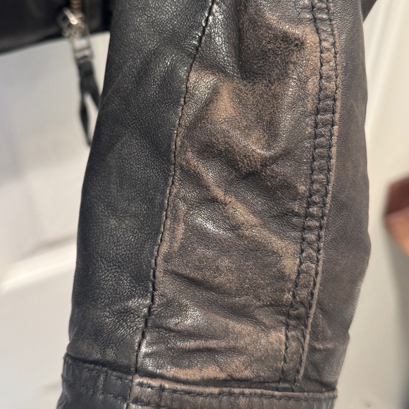 Danier Women's Black Biker Leather Jacket - Picture 4 of 7